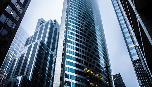 Command and Control: Multi-Screen Controllers Powered for Surveillance Control Room